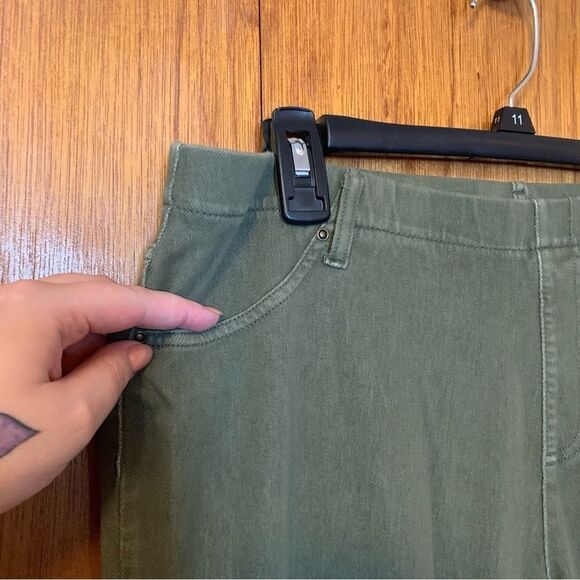 Green jegging pants time and tru size XL 16/18 - Picture 2 of 10